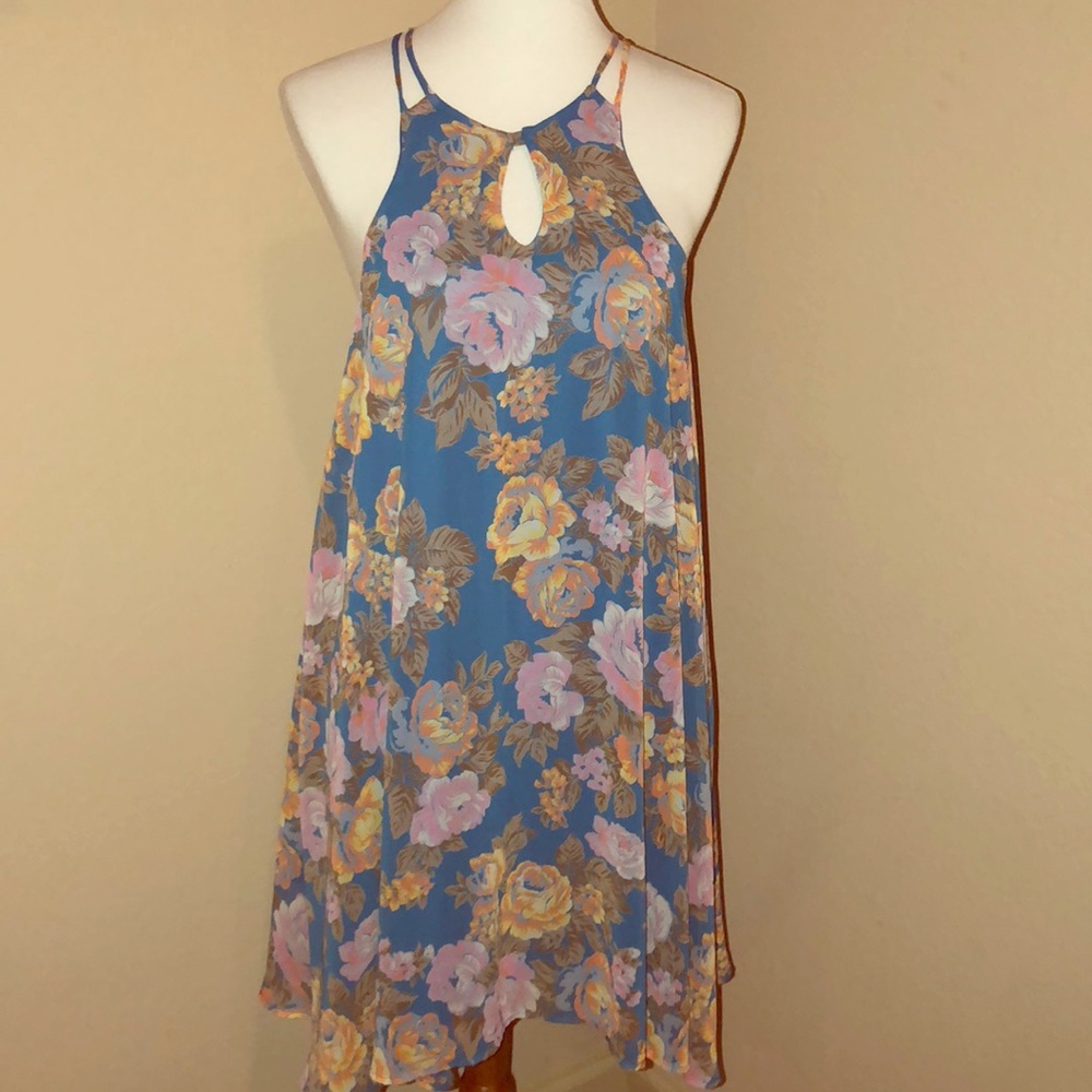 Flower flowing dress 🌸